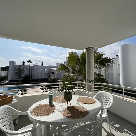 Isholidays Acron شقة *